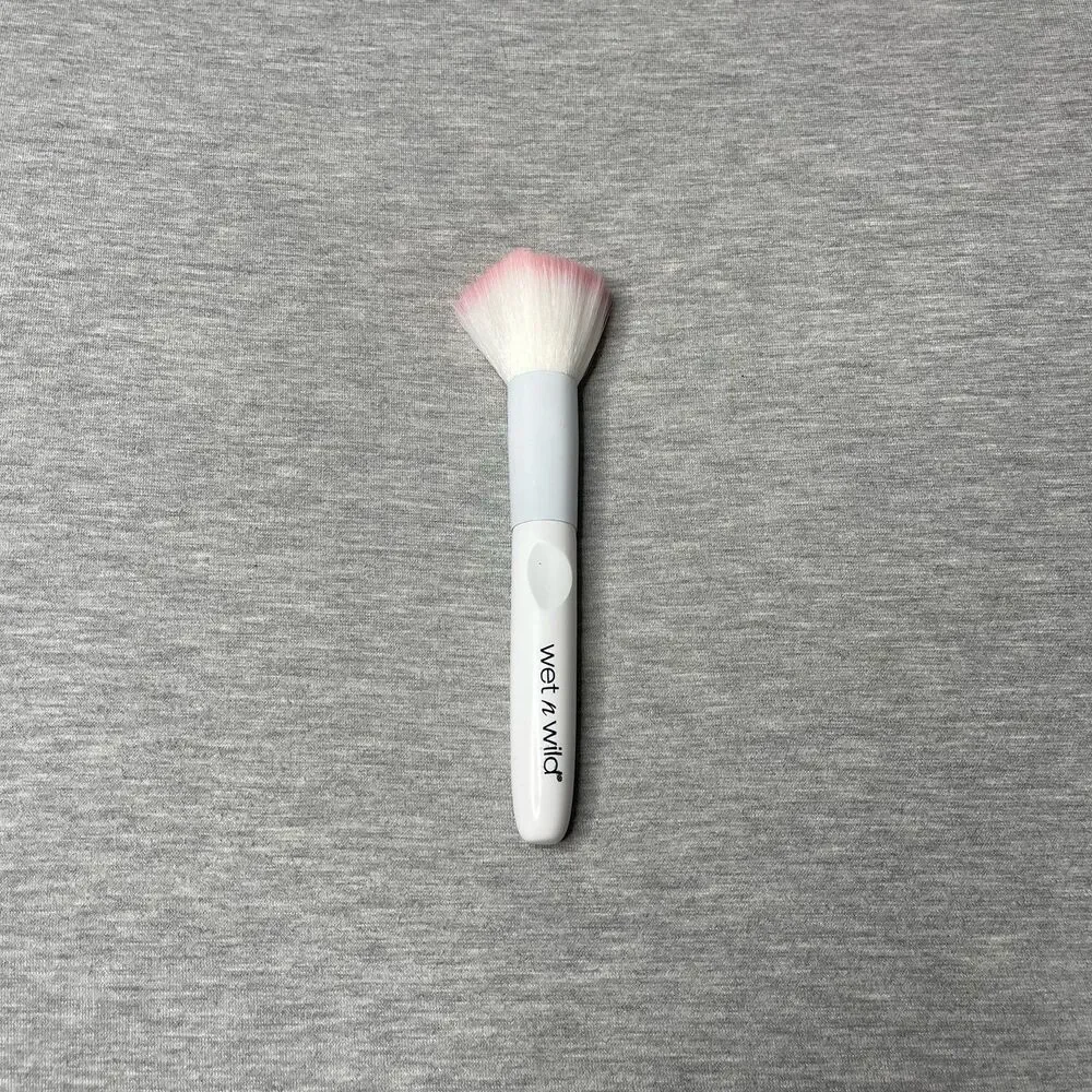 Wet N Wild Powder Mineral Foundation, Blush & Bronzer Brush
